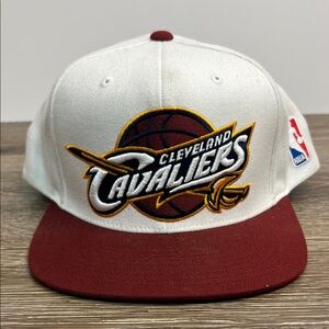 Mitchell & Ness Cleveland Cavaliers Snapback NBA Hardwood Classics Vintage Logo